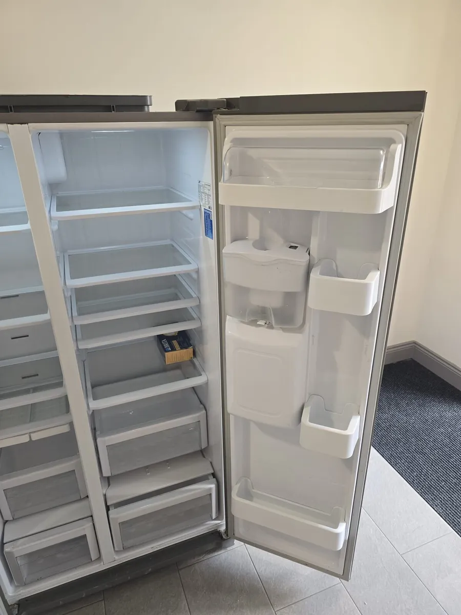Samsung American Fridge Freezer - Image 4