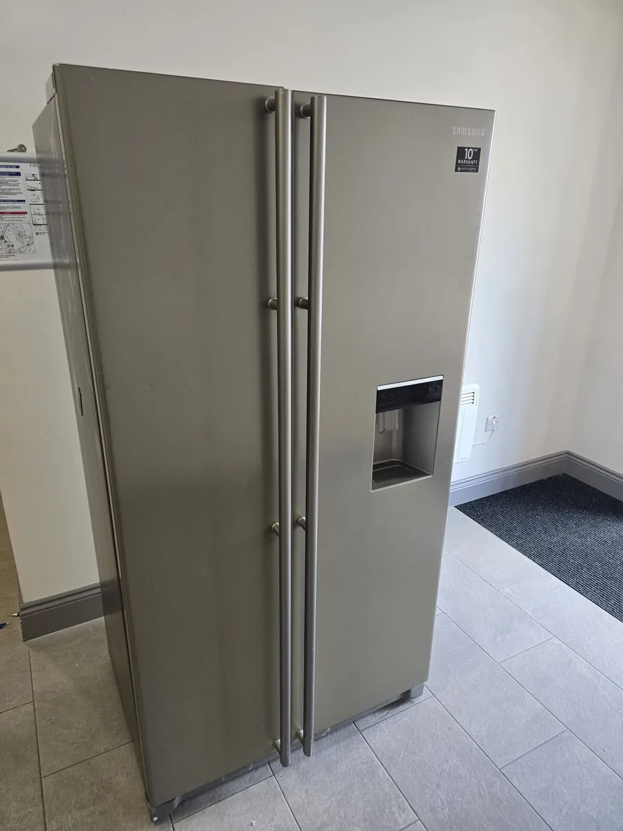 Samsung American Fridge Freezer - Image 1