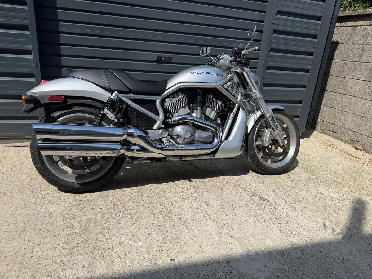 06 Harley - Davidson street rod (vrscr) 9,610 km - Image 1