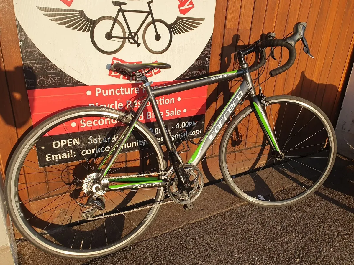 Carrera Vanquish road bike - Image 1