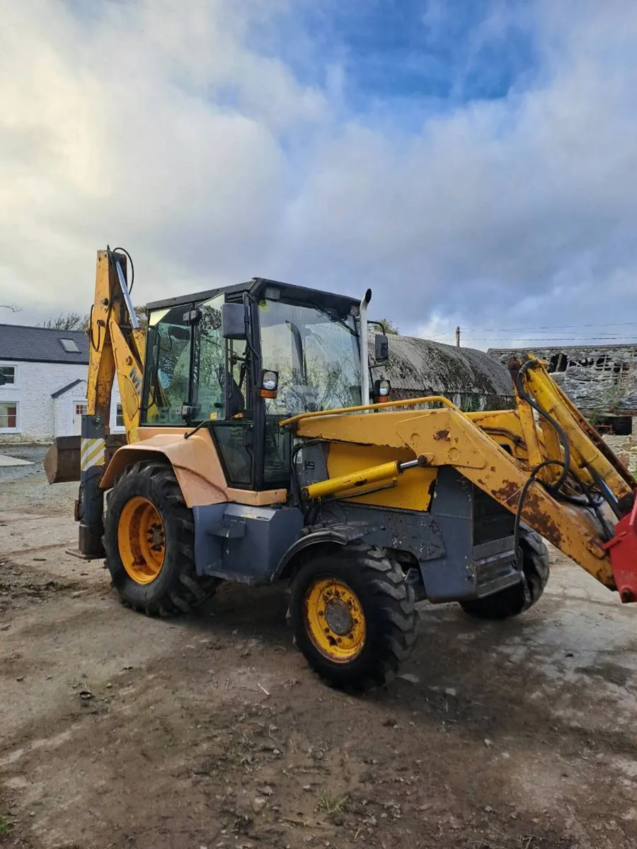 MF 750 fermec digger - Image 1