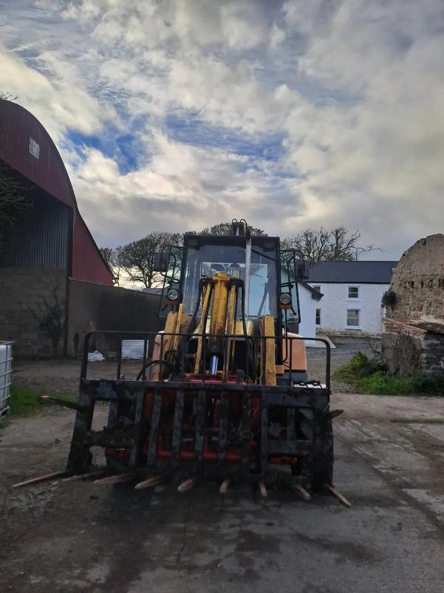 MF 750 fermec digger - Image 2