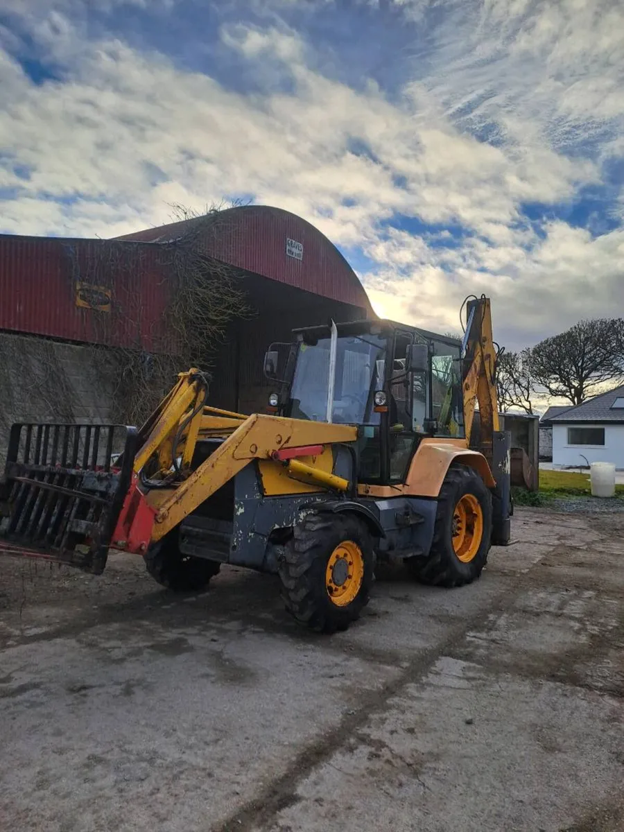 MF 750 fermec digger - Image 3