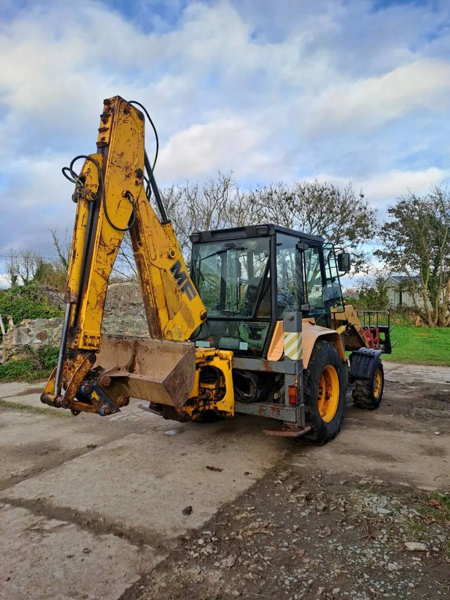 MF 750 fermec digger - Image 4