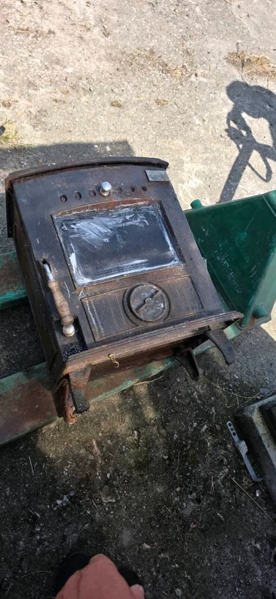 Stove - Image 1