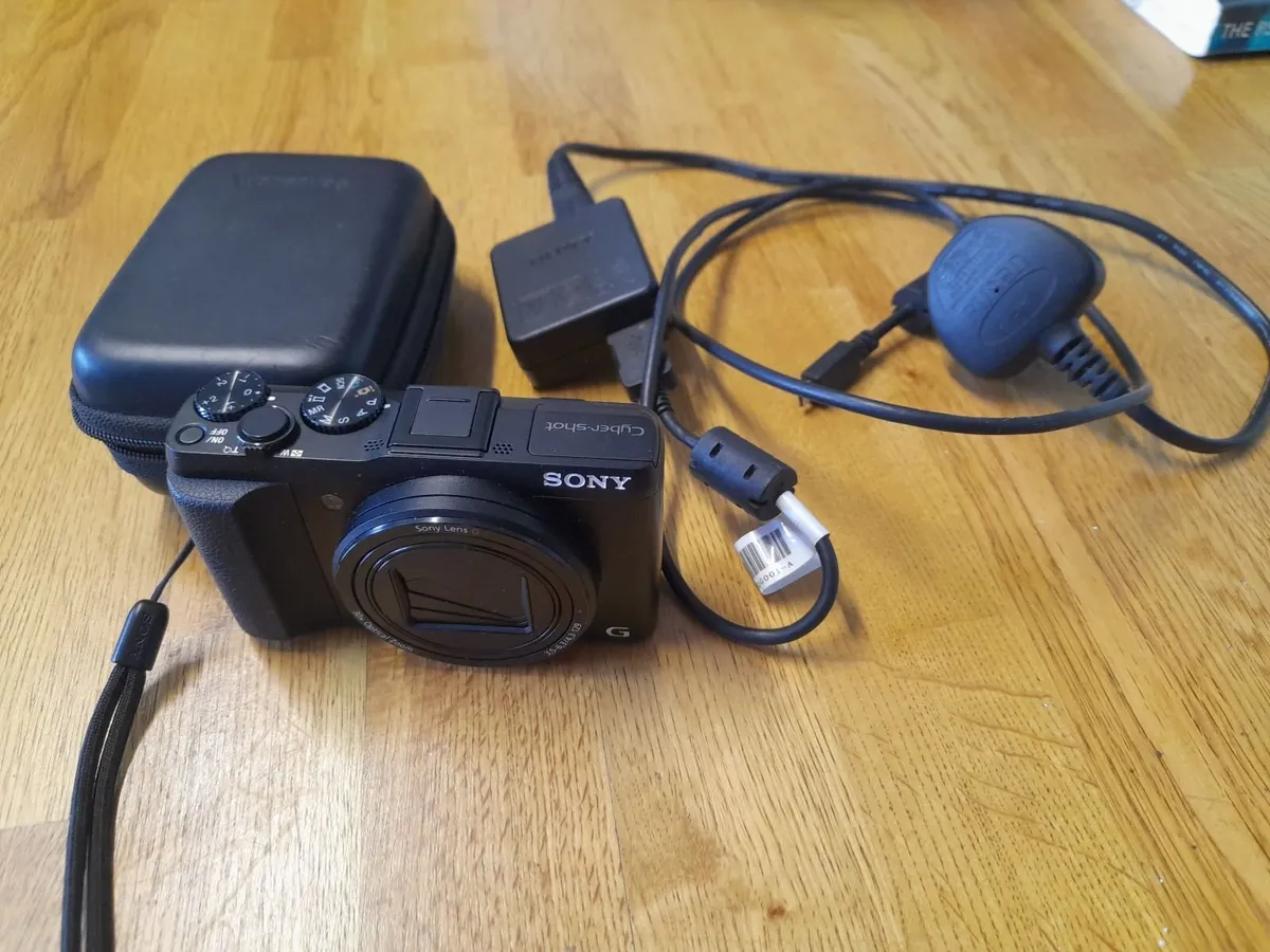 Sony Cybershot DSC - HX50 - Image 3