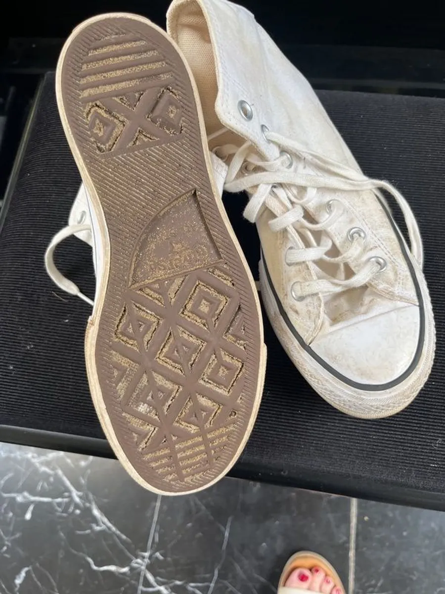 converse - Image 2