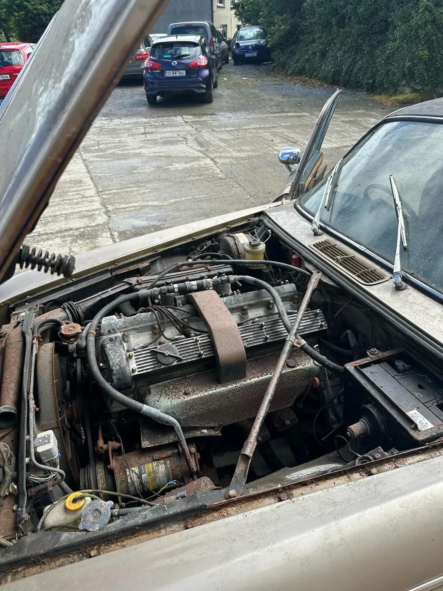 1976 Jaguar Daimler xj6 - Image 3
