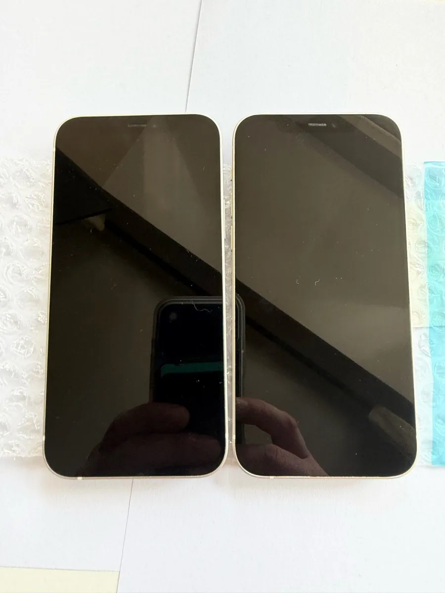 iPhone 12 - Image 2