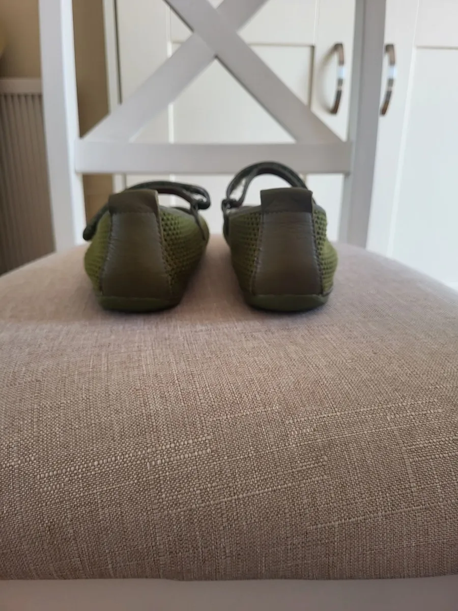Camper Green Mary Jane Shoes – Size 38 - Image 3