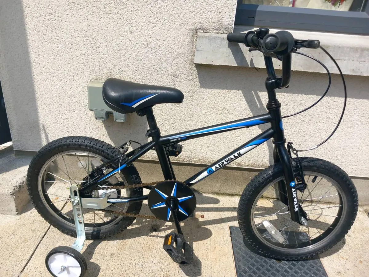 Airwalk Kids bike size 16 inch wheels - Image 2