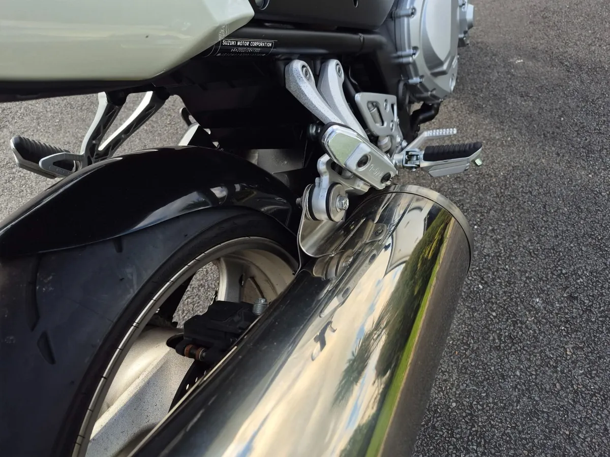 Suzuki GSF 2009 - Image 4