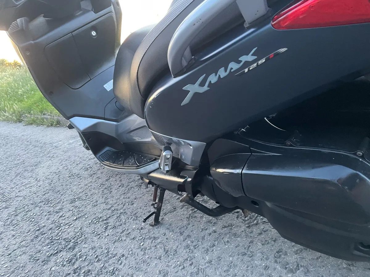 Yamaha X max - Image 2