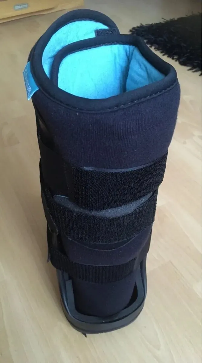 Ossur FormFit Walker Orthopaedic Boot, Large - Image 4