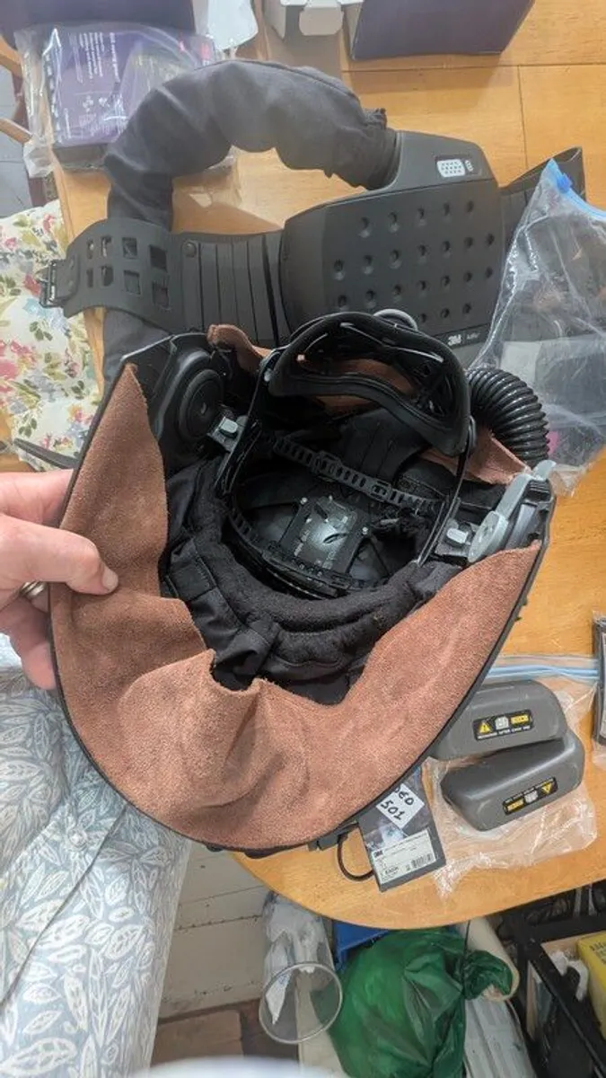 welding helmet - Image 3