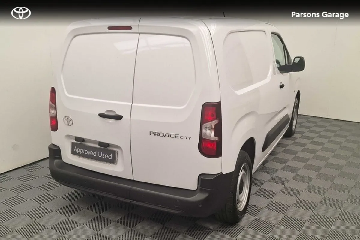 Toyota Proace City CITY 1.5 GX SWB 650KG - Image 2