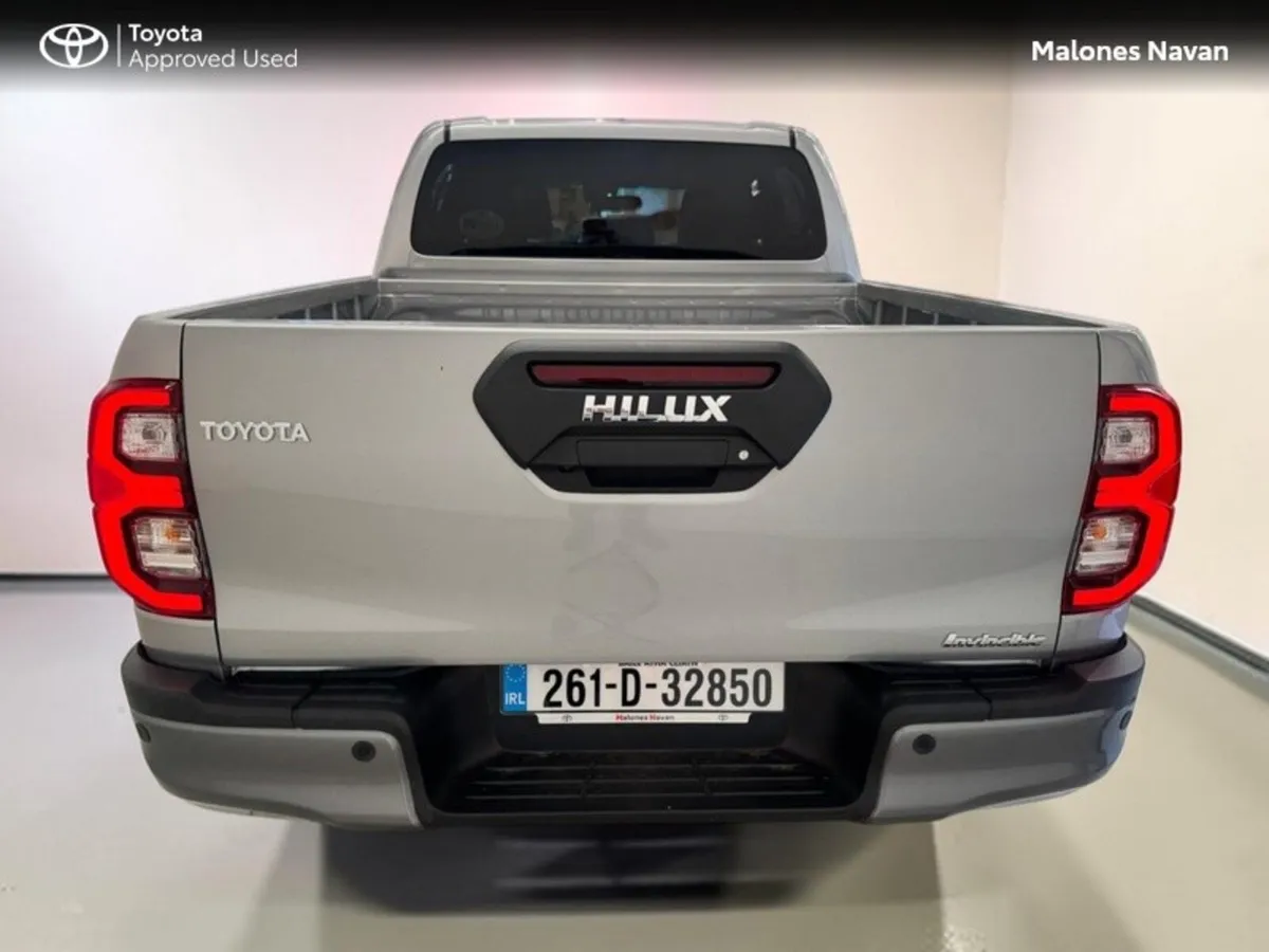 Toyota Hilux Hilux 2.8 MHEV Invincible€51,200 Plus - Image 4