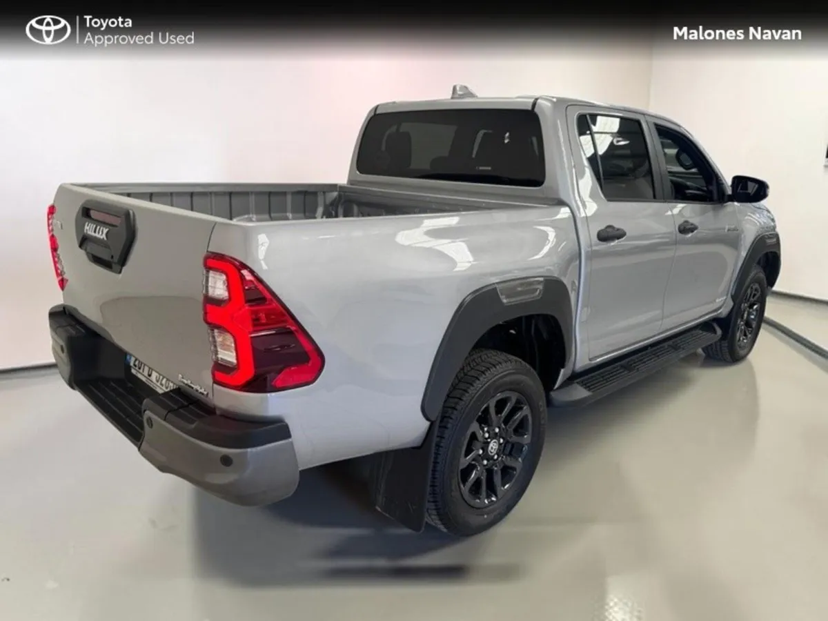 Toyota Hilux Hilux 2.8 MHEV Invincible€51,200 Plus - Image 2