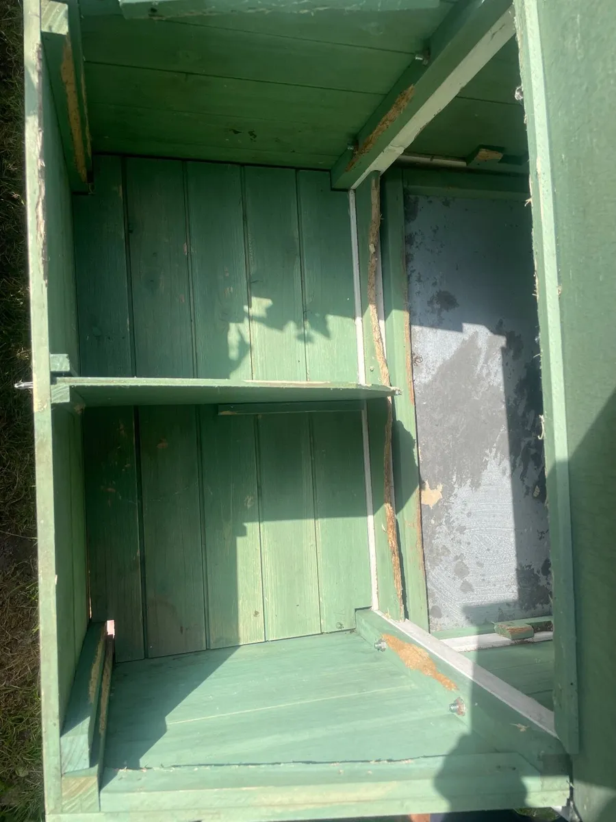 Rabbit Hutch / Guinea pig / Hen House - Image 4