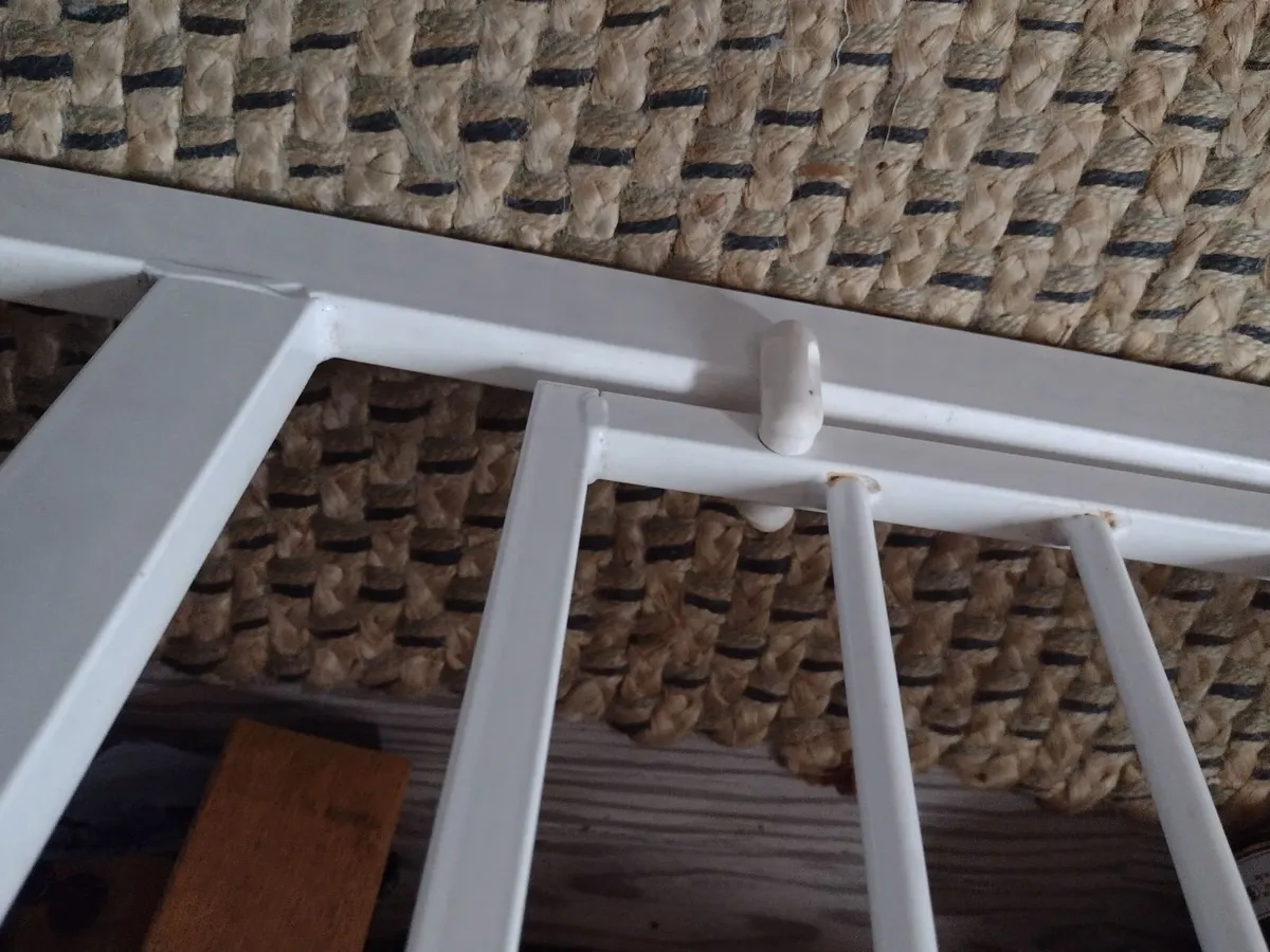 Heavy LIndam stair/dorr safety gate - Image 4