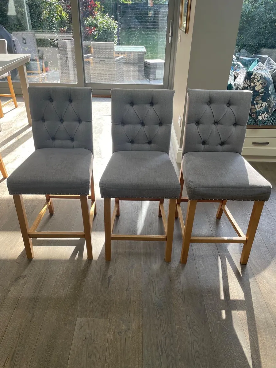 5 free counter chairs - Image 1