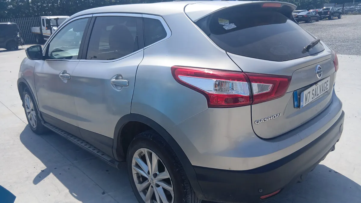 2015 Nissan Qashqai - Image 3