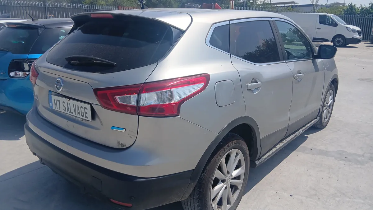 2015 Nissan Qashqai - Image 2