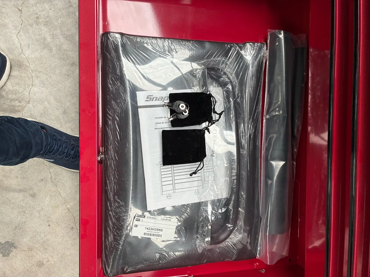 Snap on tool box - Image 4