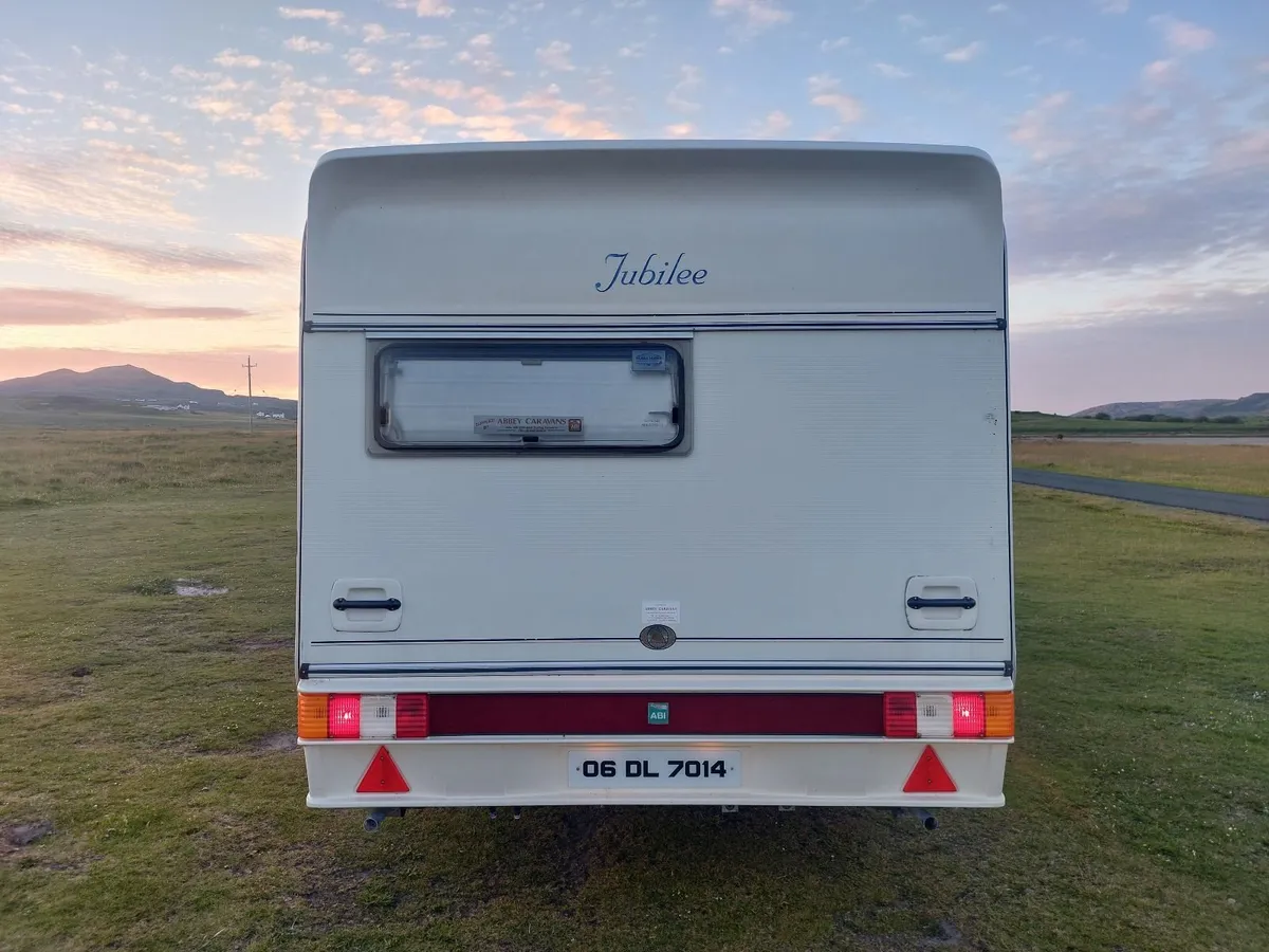 2 BERTH CARAVAN - Image 4