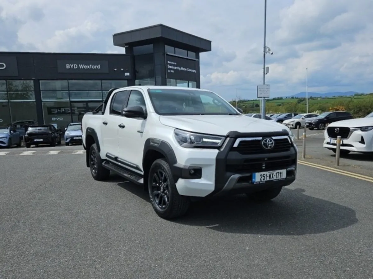 Toyota Hilux (DPOSIT TAKEN) HILUX 2.8 MHEV INVINCI - Image 1