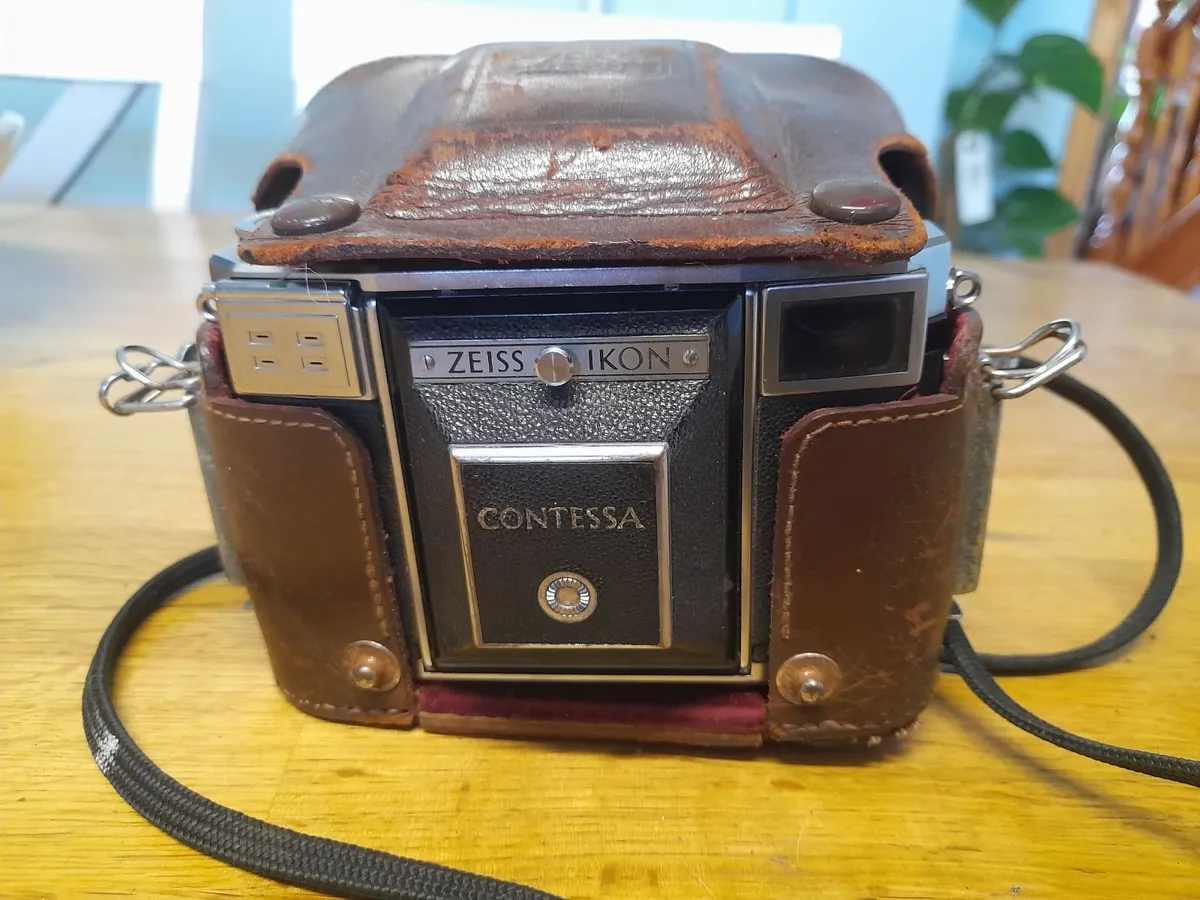 Old Zeiss Ikon Contessa Camera - Image 3