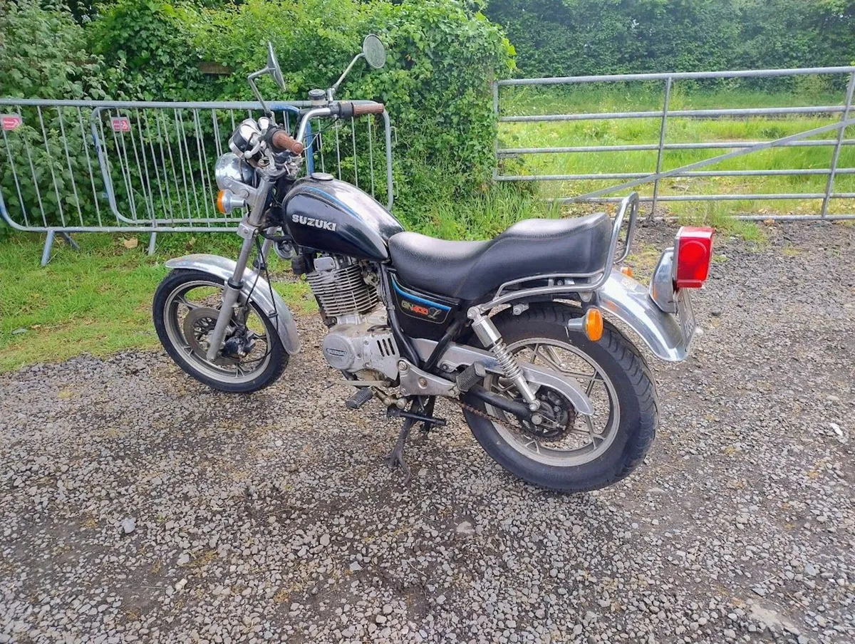 Suzuki GN400 1982 - Image 1