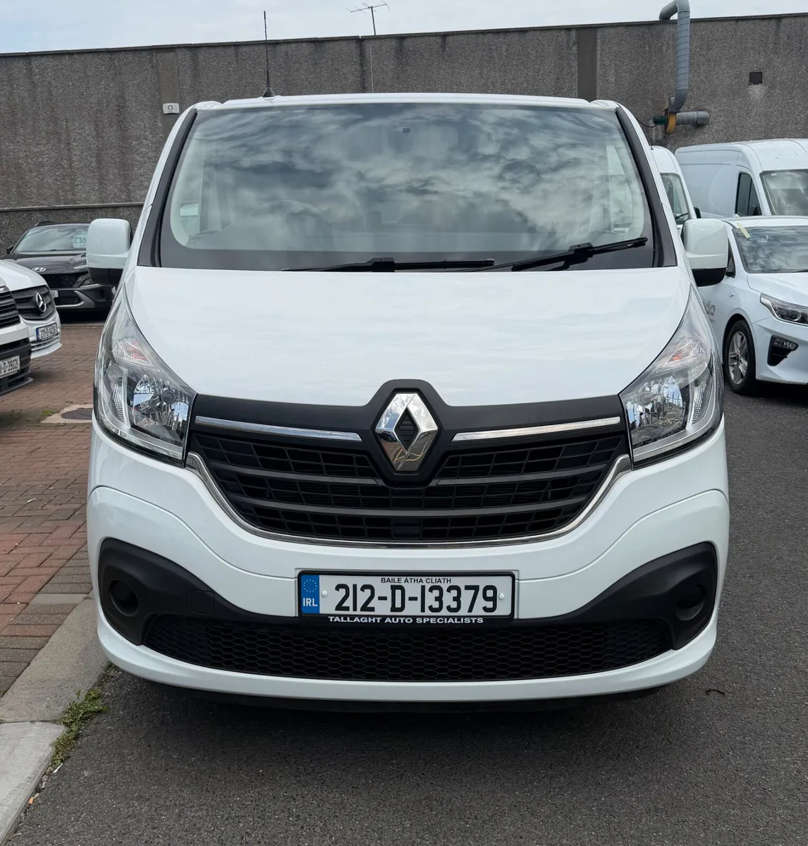 2021 Trafic LWB 70k KLM’s Reversing Camera - Image 3