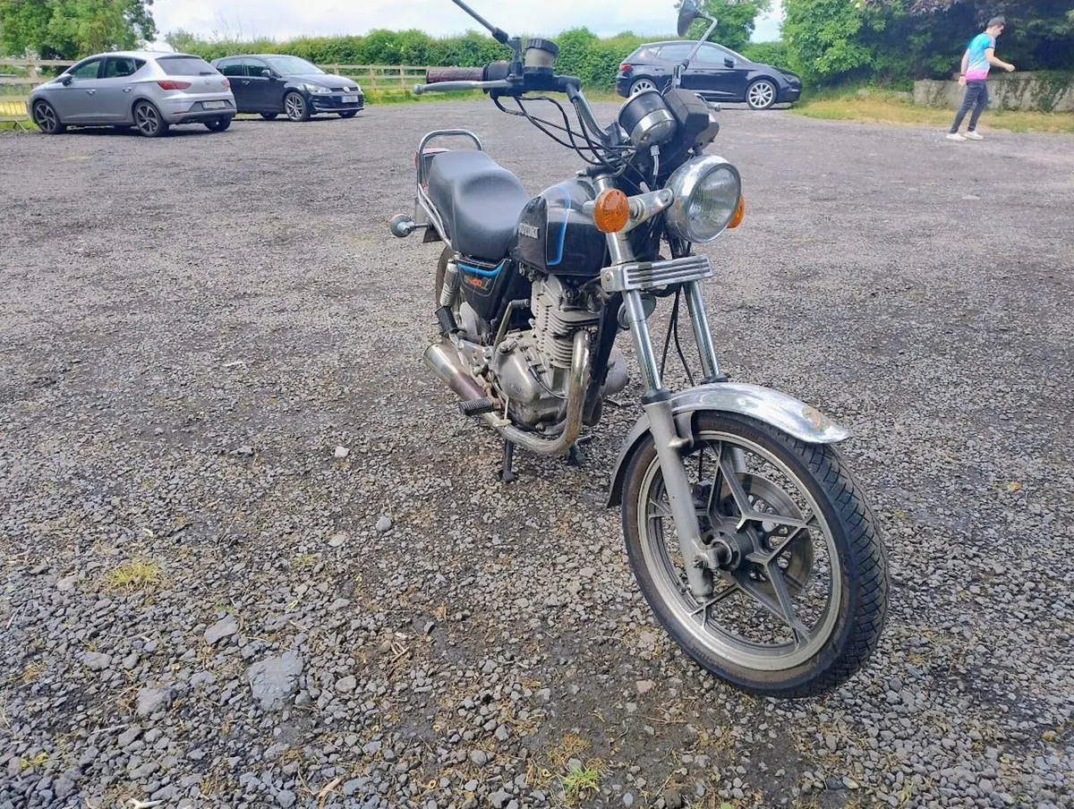 Suzuki GN400 1982 - Image 3