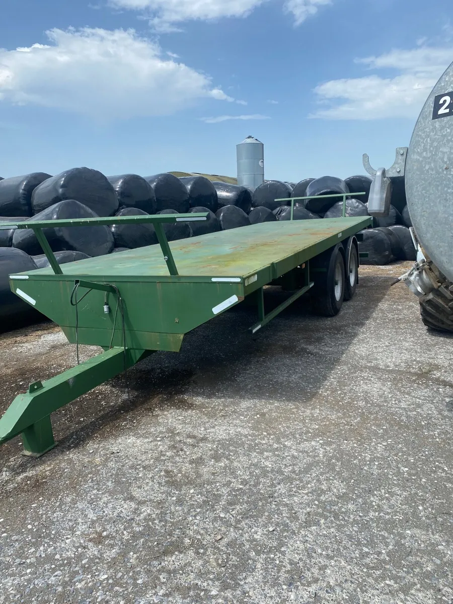 Bale trailer - Image 2