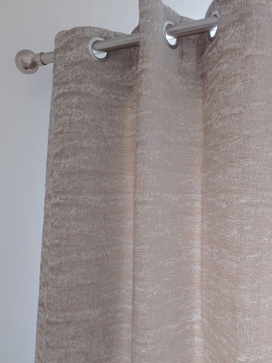 PAIR EYELET FULLY LINED CURTAINS. 66 x 72  INS. - Image 1