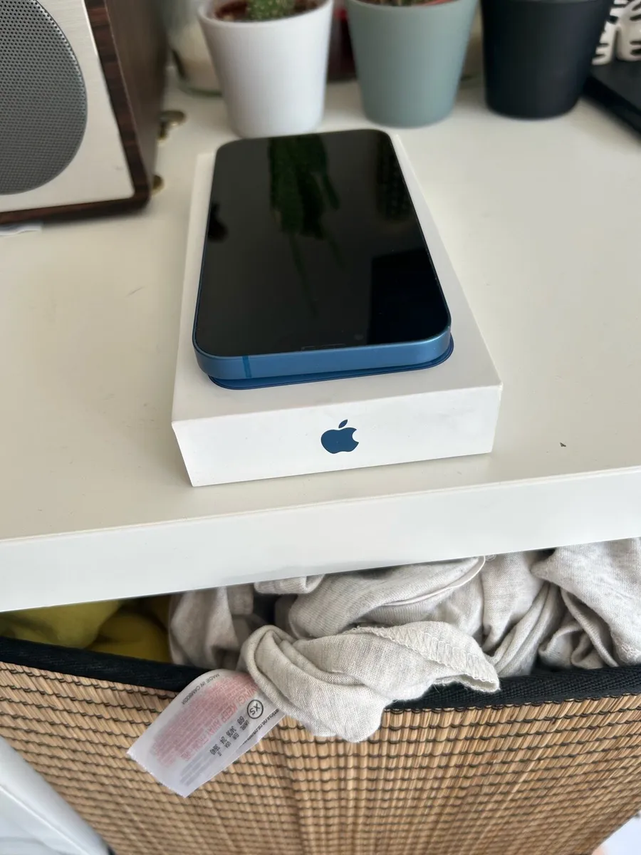 iPhone 13 - Image 3