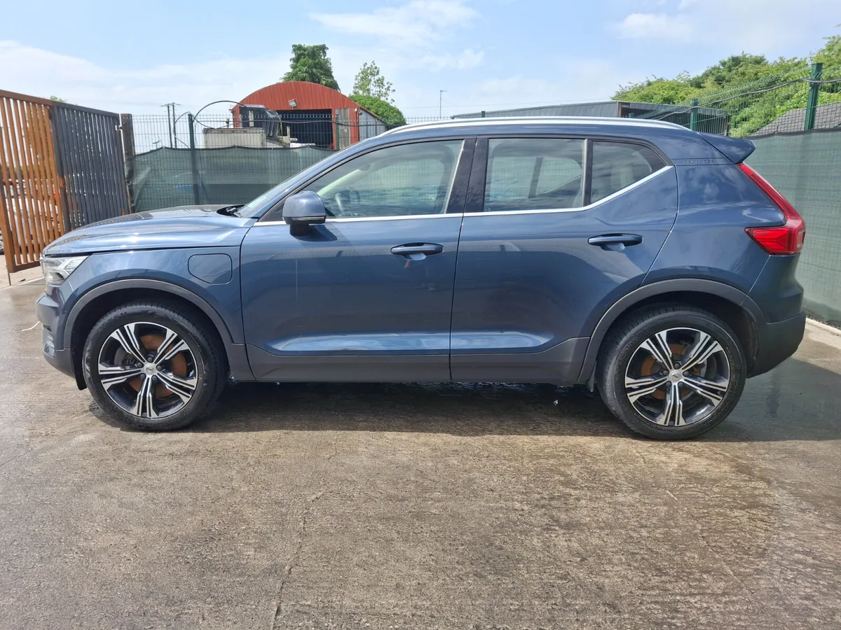 221 Volvo XC40  Phev T4 Inscription 1.5 Hybrid - Image 1