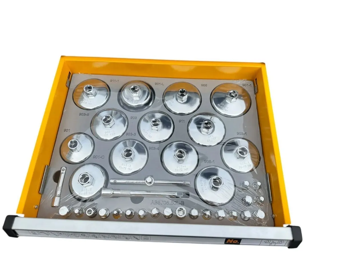 Pneumatic Oil Drainer & Extractor With Drawers - Image 4