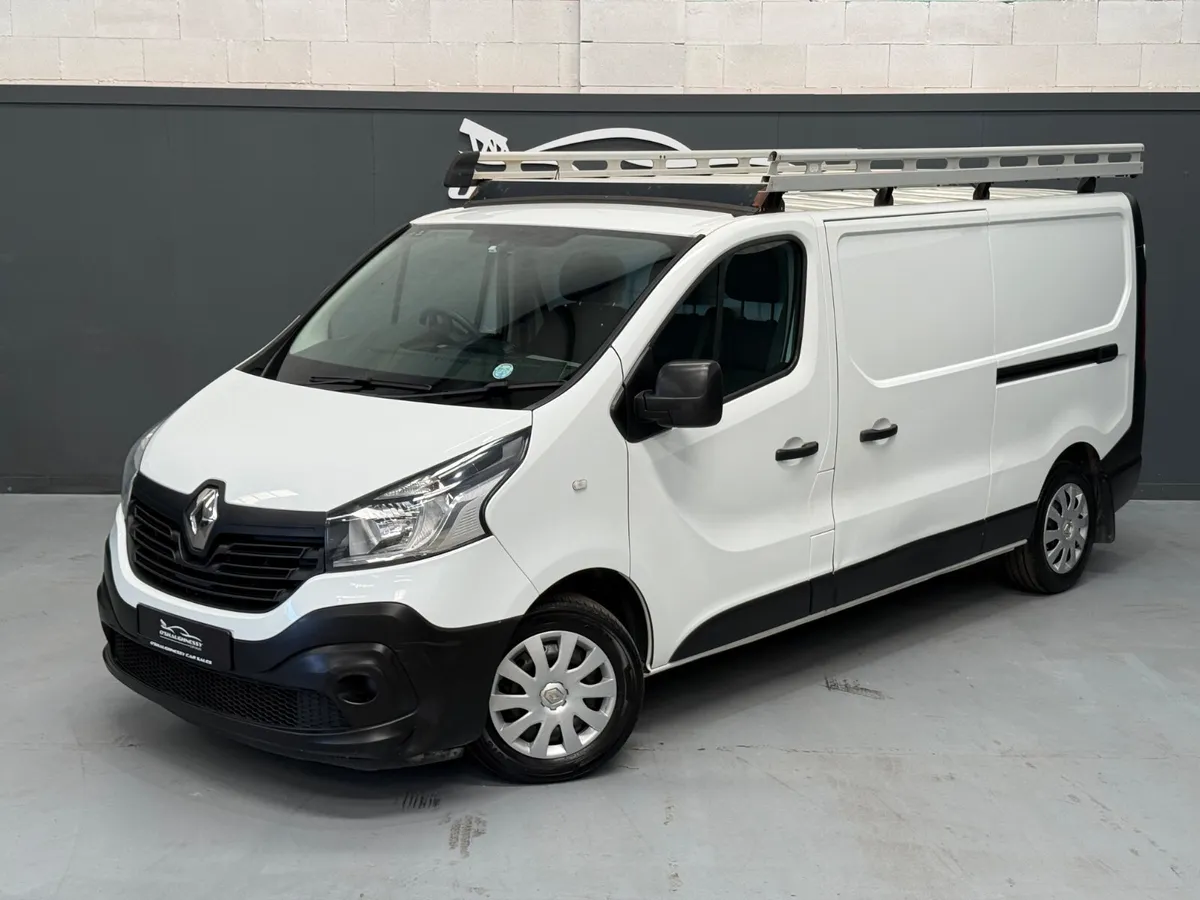 Renault Trafic 2019 LOW MILEAGE NEW CVRT - Image 4