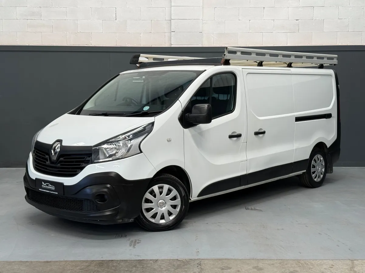Renault Trafic 2019 LOW MILEAGE NEW CVRT - Image 2