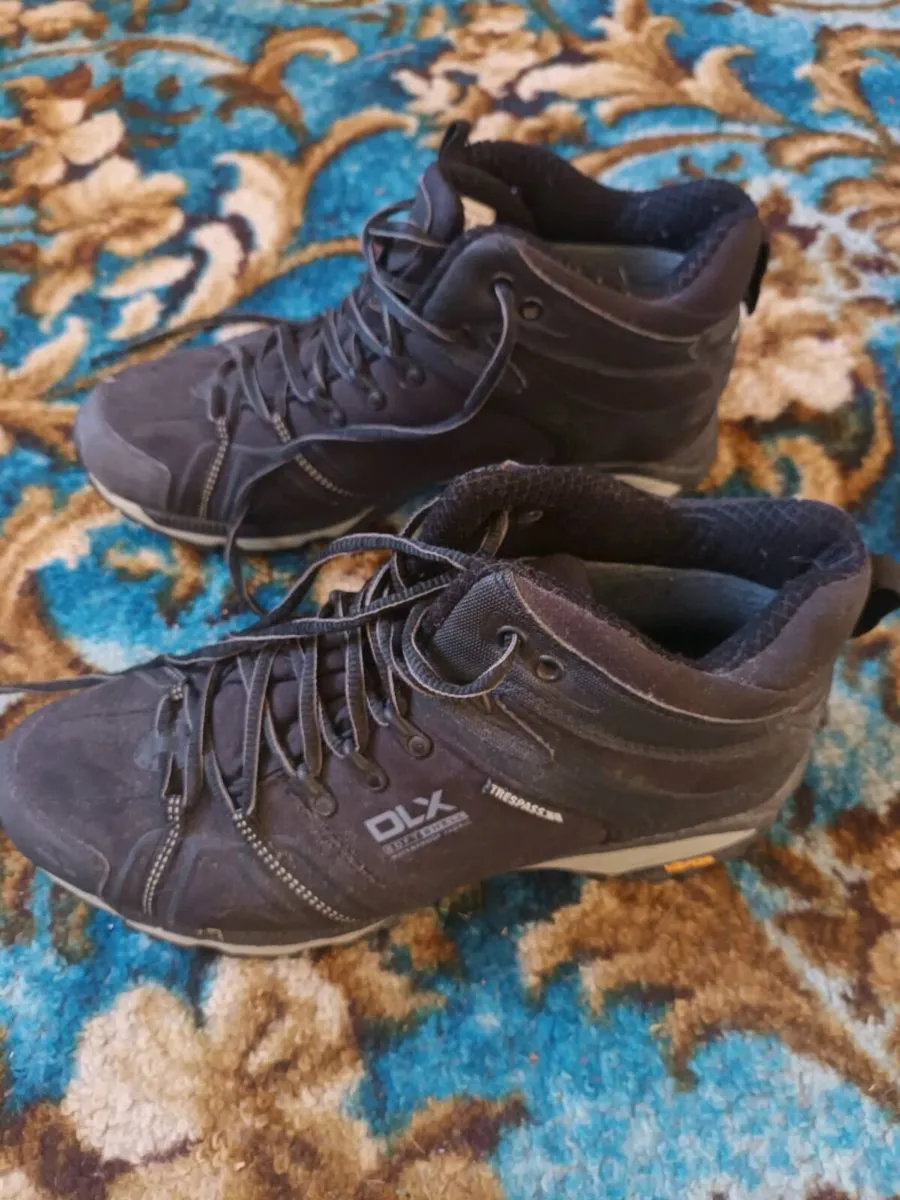 Vibram Walking/Hiking Boots - Image 1