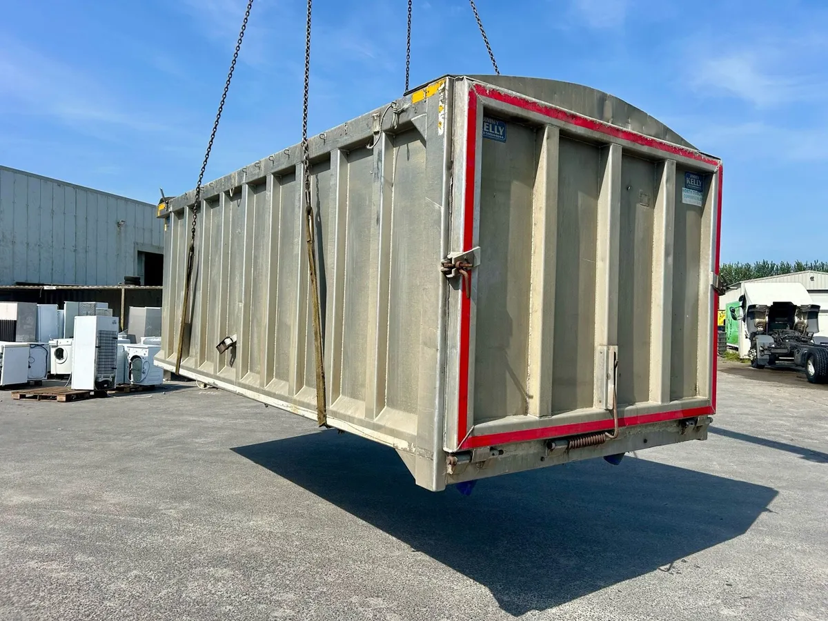 Alloy body with ramp - Image 1