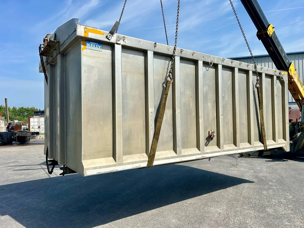 Alloy body with ramp - Image 2