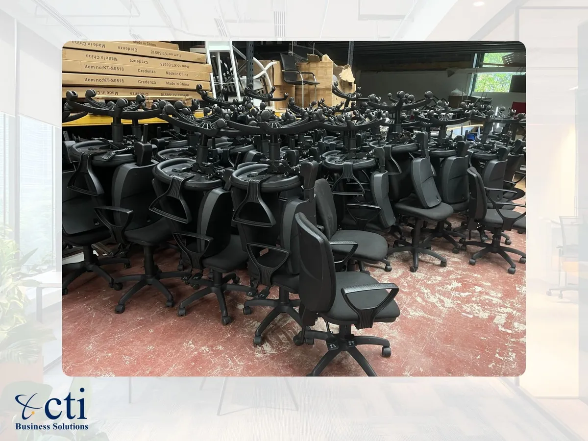 300 X Black Adjustable Office Chairs ON SALE - Image 4