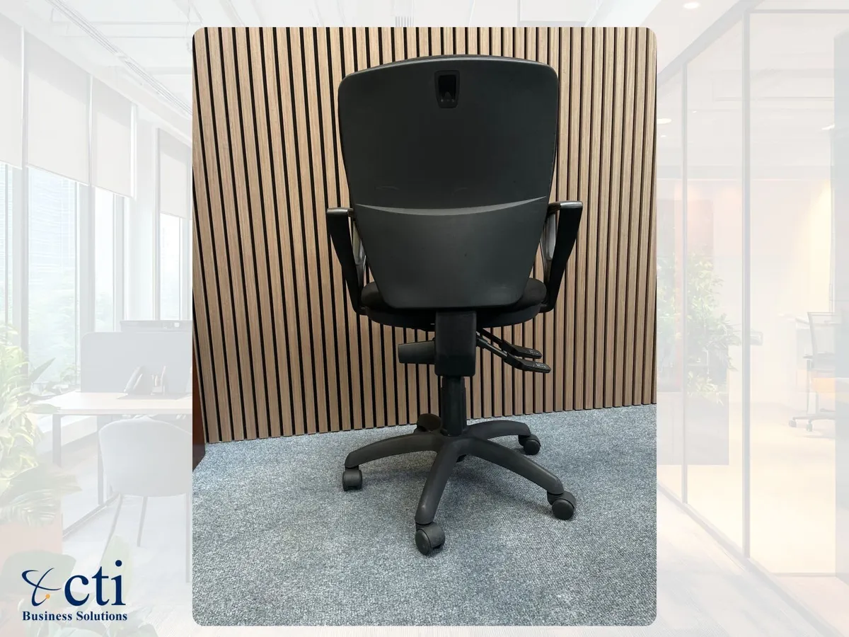300 X Black Adjustable Office Chairs ON SALE - Image 3