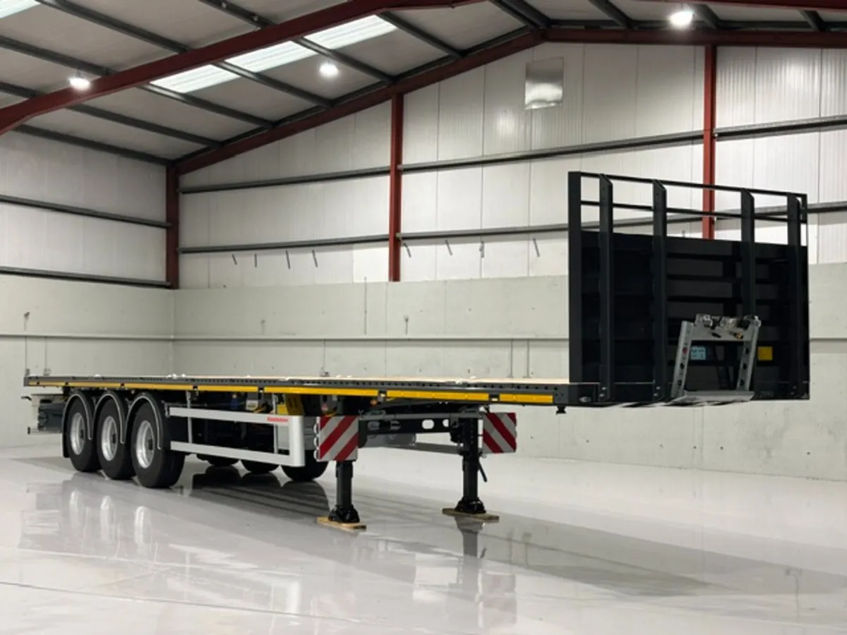 NEW 2026 KASSBOHRER TRI-AXLE F  FLAT TRAILER - Image 1