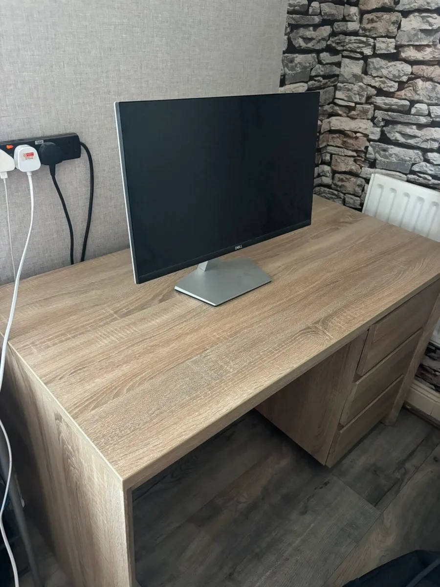 Desk - Image 1