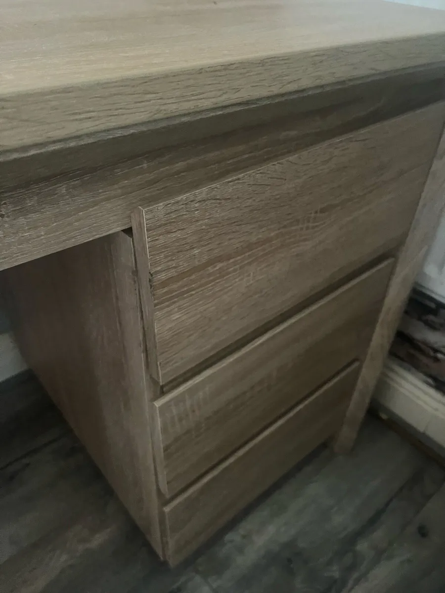 Desk - Image 3