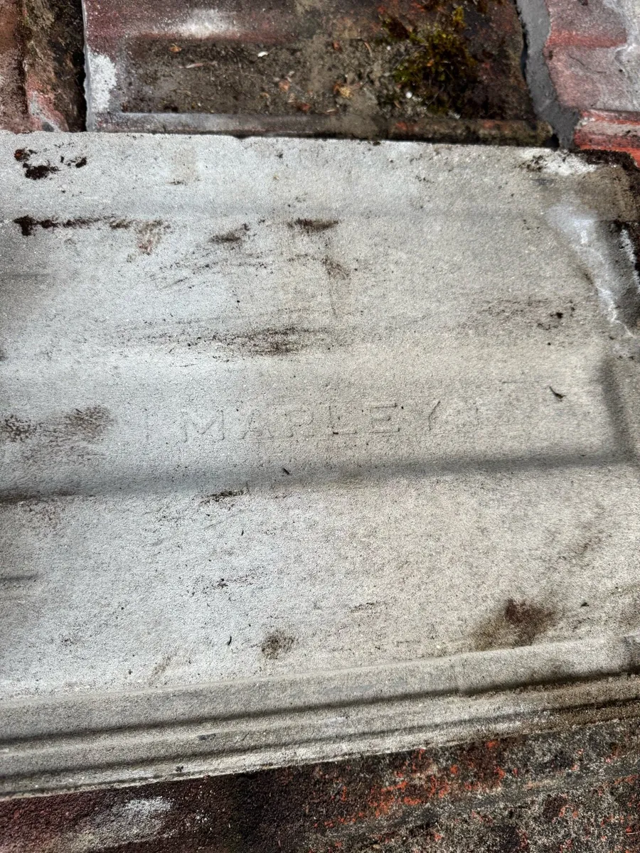 old  roof tiles - Image 2